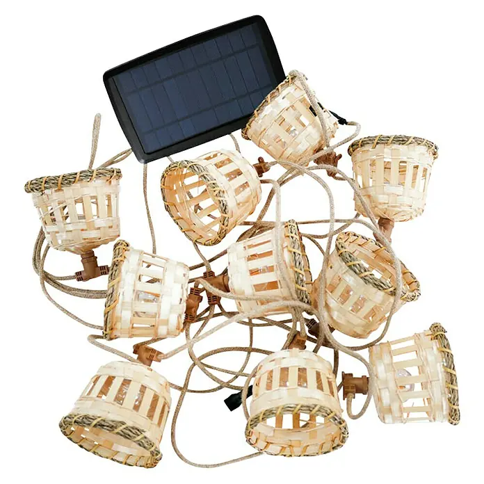 New Garden Solar-Lichterkette Aurora - Länge: 8 m, IP44 - Lichterkette mit kleinen Körben und Solarmodul, ideal für eine stimmungsvolle Außenbeleuchtung. Die Lampen sind aus Naturmaterialien gefertigt.