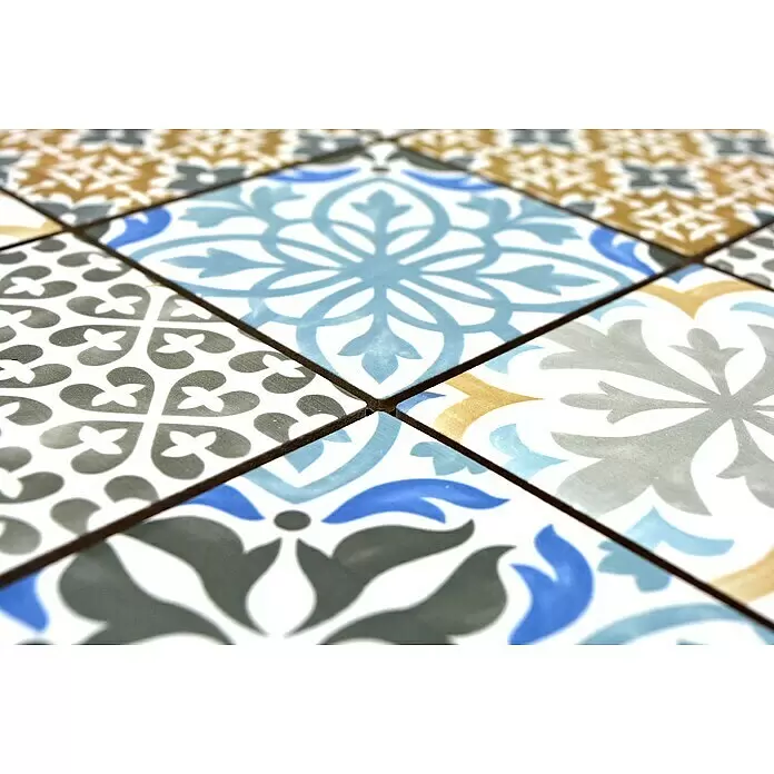 Mosaikfliese Quadrat Classico Mix Porto - 29,8 x 29,8 cm, Mehrfarbig, Matt - Dekorative Fliesen mit komplexen Mustern in Blau-, Grau-, Weiß- und Goldtönen, ideal für elegante Oberflächen.