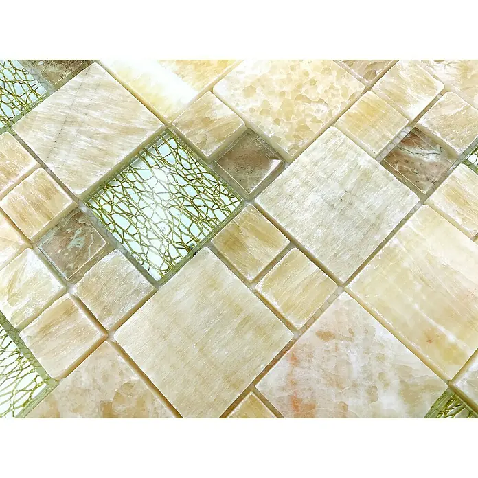 Mosaikfliese Crystal Mix XCM MC649 - 30 x 30 cm, Beige/Braun, Glänzend - Nahaufnahme von beigen und transparenten Mosaikfliesen.