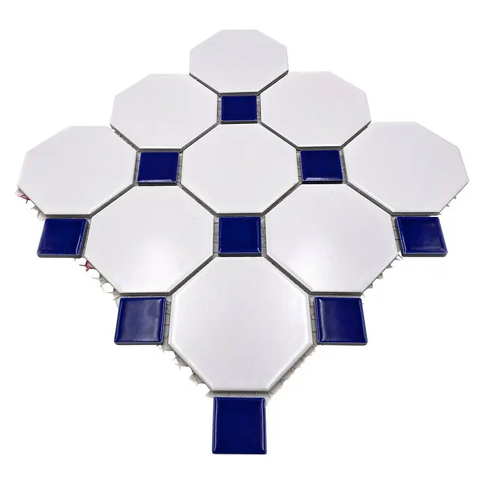 Mosaikfliese OCTA G 944N - 30 x 30 cm, Weiß/Blau, Matt - Mosaikfliese in Weiß und Blau mit einem geometrischen Muster, ideal für stilvolle Wand- und Bodengestaltungen.