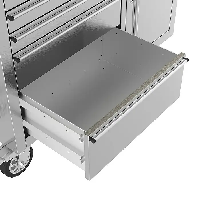 Güde Werkstattwagen GW 5/1 INOX - 493 x 1.148 x 905 mm, Anzahl Schubladen: 5 Stk., Silber, Anzahl Türen: 1 Stk. - Nahaufnahme eines offenen Werkzeugkastens aus Metall mit mehreren Schubladen.