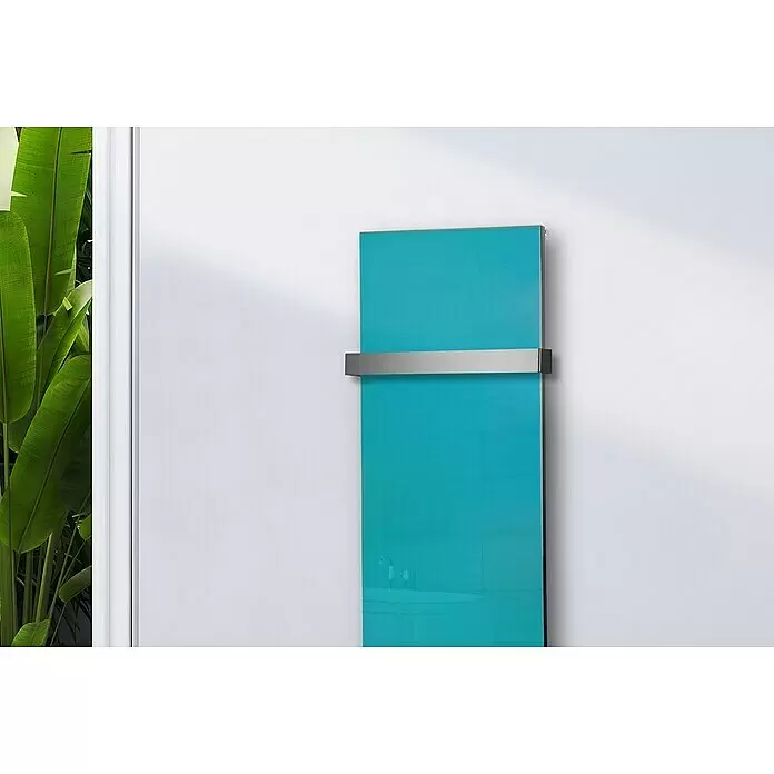 Szagato Designheizkörper Montevideo - B x H: 470 x 1.200 mm, Wärmeleistung bei Vorlauftemperatur von 75 °C (D: 50): 799 W, Türkis, Mit 1 Handtuchhalter (50 mm) - Stimmungsaufnahme