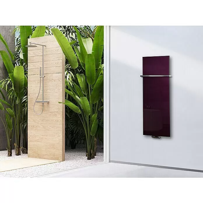 Szagato Designheizkörper Montevideo - B x H: 470 x 1.200 mm, Wärmeleistung bei Vorlauftemperatur von 75 °C (D: 50): 799 W, Purpur Violett, Mit 1 Handtuchhalter (15 mm) - Stimmungsaufnahme