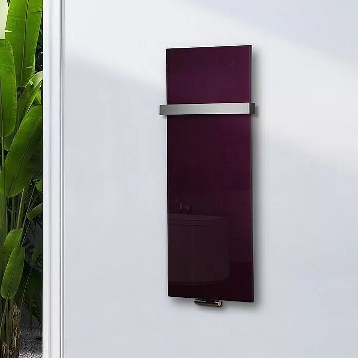 Szagato Designheizkörper Montevideo - B x H: 470 x 1.200 mm, Wärmeleistung bei Vorlauftemperatur von 75 °C (D: 50): 799 W, Purpur Violett, Mit 1 Handtuchhalter (50 mm) - Stimmungsaufnahme