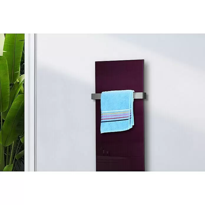 Szagato Designheizkörper Montevideo - B x H: 470 x 1.200 mm, Wärmeleistung bei Vorlauftemperatur von 75 °C (D: 50): 799 W, Purpur Violett, Mit 1 Handtuchhalter (50 mm) - Stimmungsaufnahme