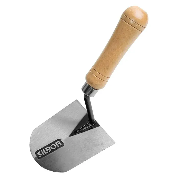 Paleta de albañil - 110 x 120 mm - Primer plano de una paleta Silbor con mango de madera sobre un fondo negro. Ideal para trabajos de construcción.