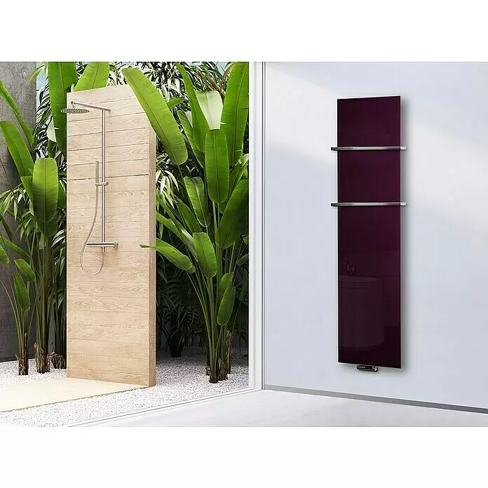 Szagato Designheizkörper Montevideo - B x H: 470 x 1.800 mm, Purpur Violett, Mit 2 Handtuchhalter (15 mm) - Stimmungsaufnahme