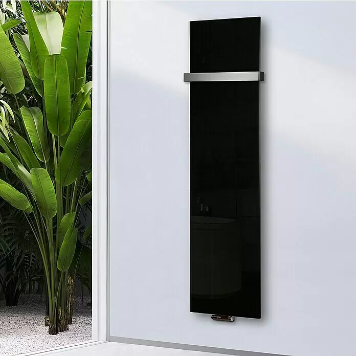 Szagato Designheizkörper Montevideo - B x H: 470 x 1.800 mm, Schwarz, Mit 1 Handtuchhalter (50 mm) - Stimmungsaufnahme