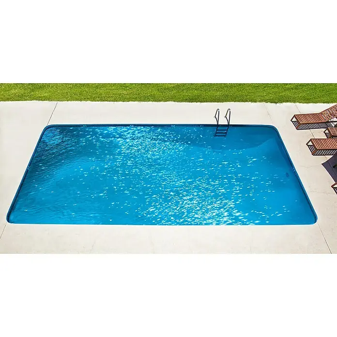myPool Premium Bausatz-Pool - L x B x H: 800 x 400 x 150 cm, 45.000 l, Weiß/Blau, Ecktreppe links - Ein rechteckiger Pool mit klarem, blauem Wasser, umgeben von einer hellen Betonfläche und grüner Rasenfläche, bietet eine erfrischende Entspannung.