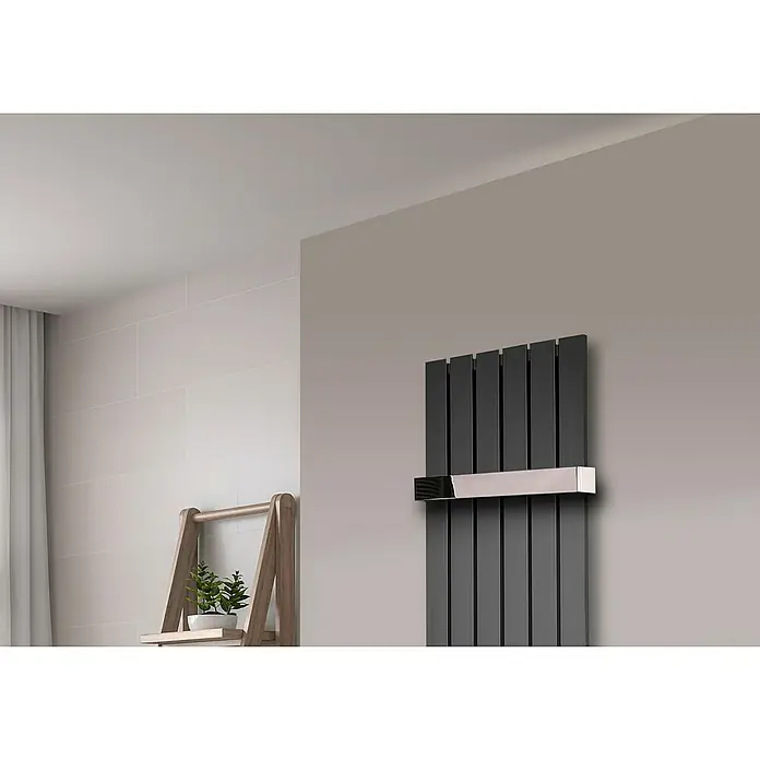 Szagato Designheizkörper Peking - B x H: 470 x 1.200 mm, Wärmeleistung bei Vorlauftemperatur von 75 °C (D: 50): 799 W, Moonstone-Grau, 1 Handtuchhalter (50 mm) glänzend - Designheizkörper in Anthrazit mit einem eleganten Chromdetail, perfekt für moderne Badezimmer. Dieser Heizkörper ist ein echter Blickfang.