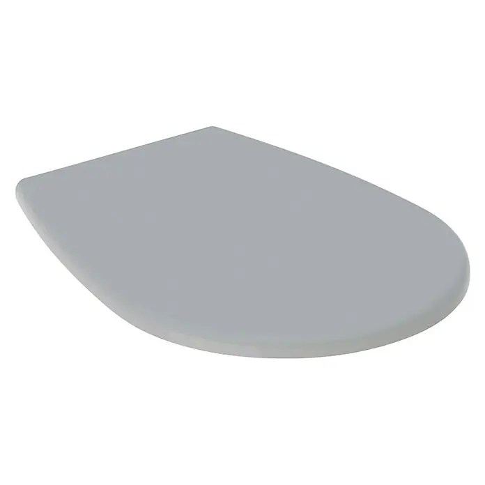 Geberit Renova WC-Sitz Typ 3 - Duroplast, Manhattan, Mit Absenkautomatik - Nahaufnahme eines grauen Toilettensitzes mit abgerundeten Kanten vor einem neutralen, dunklen Hintergrund. Er ist schlicht und funktional.