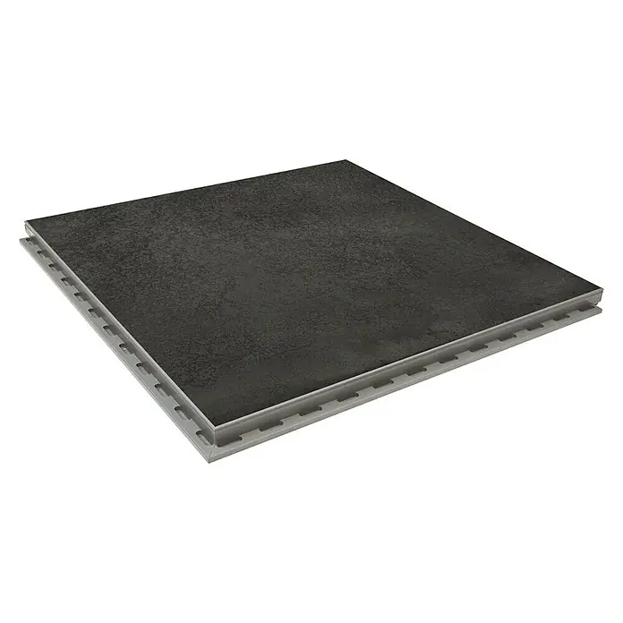 Terrassenfliese Click and Go Trend Black - 60 x 60 cm, Schwarz, Matt - Nahaufnahme einer einzelnen quadratischen Fliese mit einer dunklen Oberfläche und einem Verbindungssystem an den Rändern.