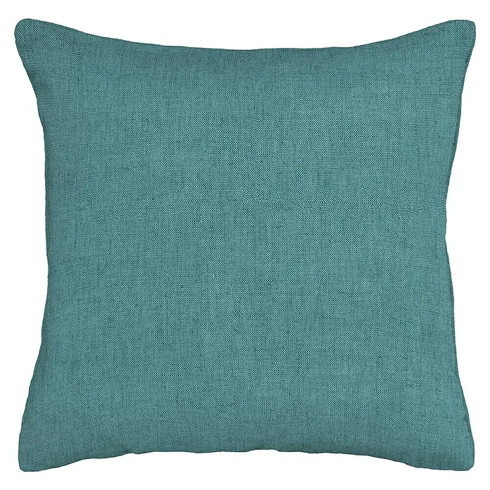 Cojín Kiron - 60 x 60 cm, Textil, Agua - Primer plano de un cojín decorativo cuadrado en un relajante color verde azulado con una textura sutil, sobre un fondo negro.