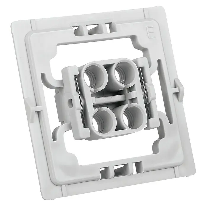 Homematic IP Adapter EQ3-ADA-EJ - 20 Stk., Passend für: ELSO Joy - Nahaufnahme einer weißen Steckdosenhalterung. Die Halterung ist aus Kunststoff und verfügt über vier Öffnungen für Steckdosen.