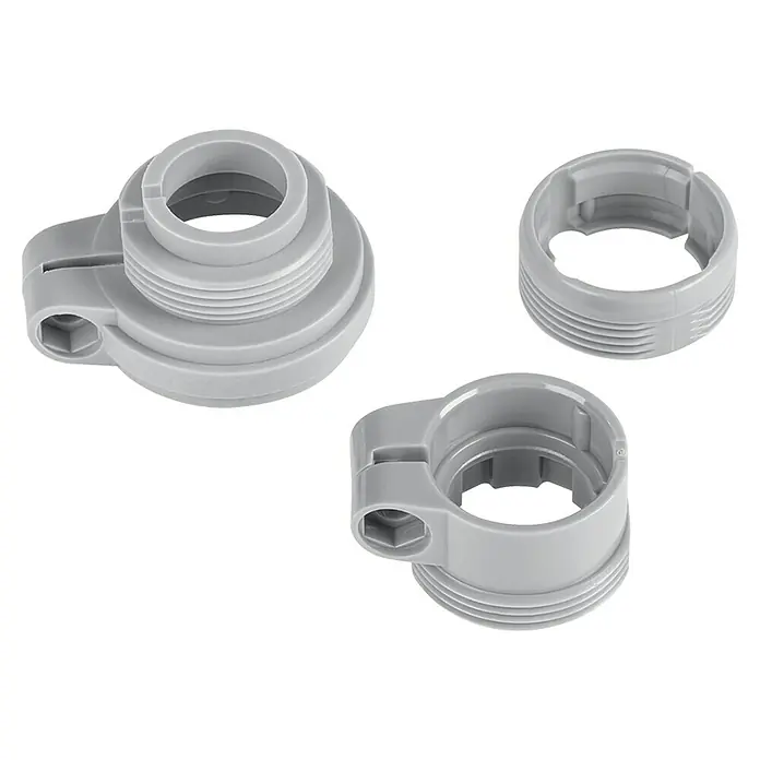 Homematic IP Adapter-Set für Danfoss - M30 x 1,5 mm - Drei graue Kunststoffrohrverschraubungen mit Gewinde in verschiedenen Ausführungen, isoliert auf schwarzem Hintergrund.