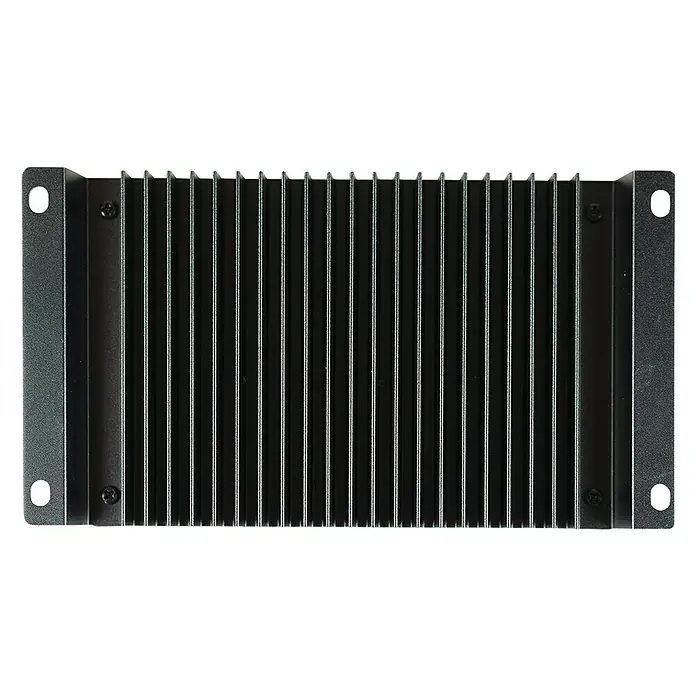 Offgridtec Solarladeregler PWM 12/24-30 - 12 V - 24 V, Max. Laststrom: 30 A - Ansicht eines Kühlkörpers mit mehreren Kühlrippen, der für elektronische Geräte zur Wärmeableitung verwendet wird.