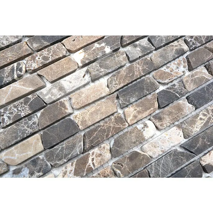 Mosaikfliese MOS BRICK 476 - 32,2 x 30,5 cm, Braun, Matt - Bild einer Marmor Mosaikfliese in Braun- und Grautönen, die auf einem Netz befestigt sind und eine rustikale Optik bieten.