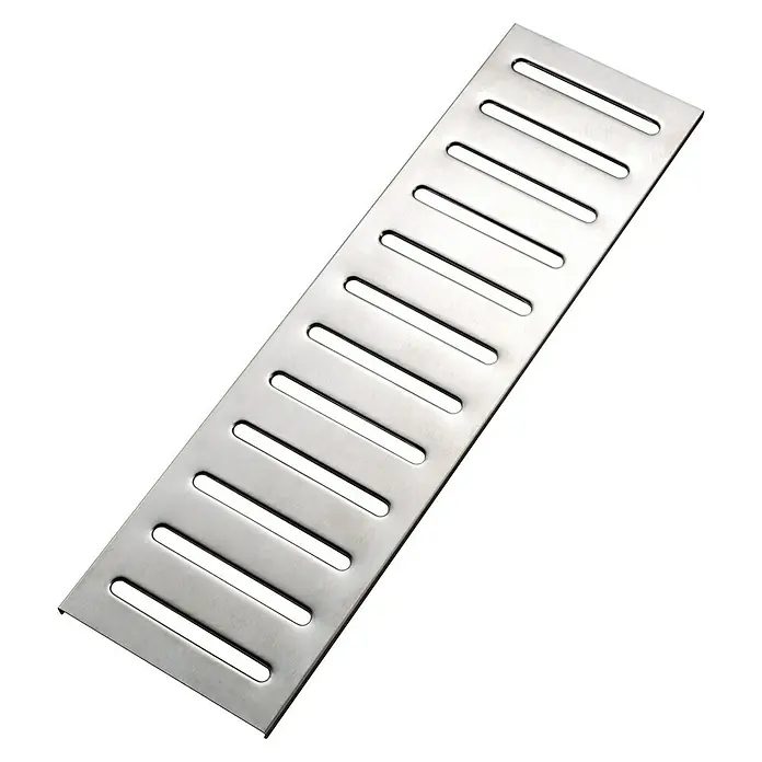 Kingstone Warmhalterost - Passend für: Kingstone Gasgrills Cliff 450 / 450-1 / 455-1 ES - Das Bild zeigt eine Bodenablaufgarnitur aus Metall mit länglichen Schlitzen, die sich ideal für Badezimmer eignet.