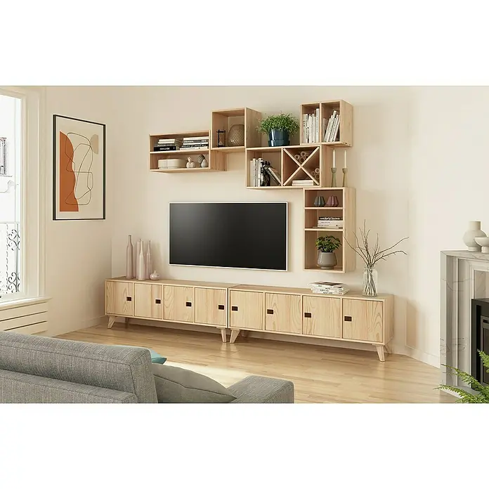 Astigarraga Dinamic Möbelfuß - L x B x H: 9 x 31 x 13,5 cm, Traglast: 150 kg, Holz - Ein helles Wohnzimmer mit einem Lowboard aus Holz, darüber ein großer Fernseher und Regale mit Dekorationen. Ein modernes Bild hängt an der Wand.
