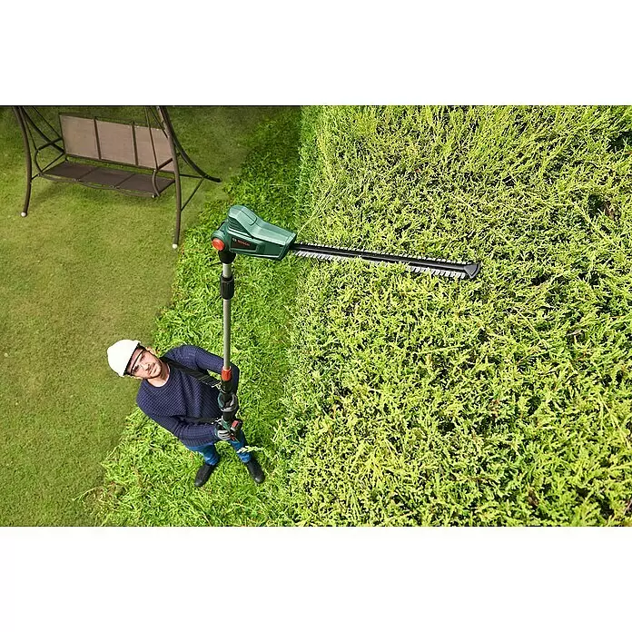 Bosch Power for All 18V Teleskop-Heckenschere UniversalHedgePole 18 - 18 V, Li-Ionen, 2,5 Ah, 1 Akku, Schnittlänge: 43 cm - Anwendungsbeispiel