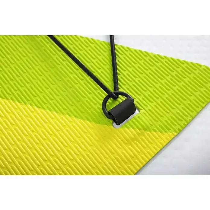 Bestway Hydro Force Paddle surf Sea Breeze - L x An x Al: 3,05 m x 84 cm x 12 cm, Carga útil: 120 kg, Hinchable - Primer plano de la superficie amarilla-verde de una tabla de paddle surf con asa negra y cuerda elástica.