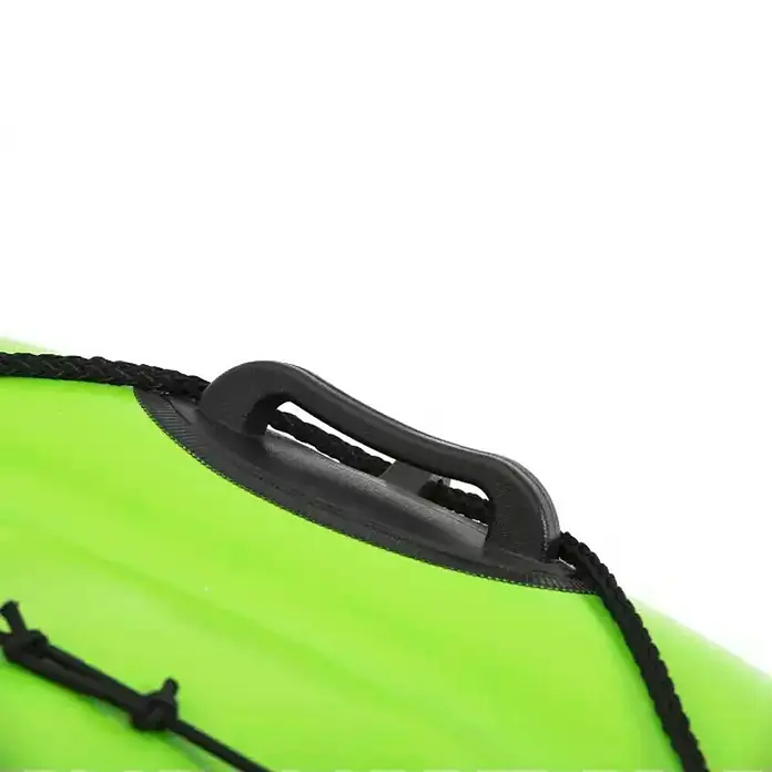 Bestway Hydro Force Kayak Koracle - L x An x Al: 2,7 m x 100 cm x 57 cm, Carga útil: 150 kg, Apto para: 1 persona - Primer plano de un kayak verde con asa de transporte negra y cuerda. Ideal para deportes acuáticos y aventuras al aire libre.