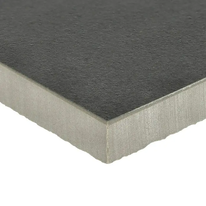 Palazzo Feinsteinzeugfliese Living Stone - 30 x 60 cm, Schwarz, Matt - Nahaufnahme einer dunkelgrauen, quadratischen Bodenfliese mit matter Oberfläche und rauen Kanten.