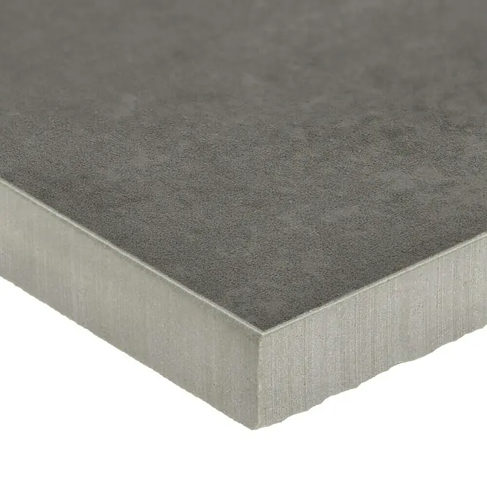 Palazzo Feinsteinzeugfliese Living Stone - 30 x 60 cm, Grau, Matt - Nahaufnahme einer grauen Arbeitsplatte mit strukturierter Oberfläche und glatten Kanten, ideal für moderne Küchen oder Bäder.