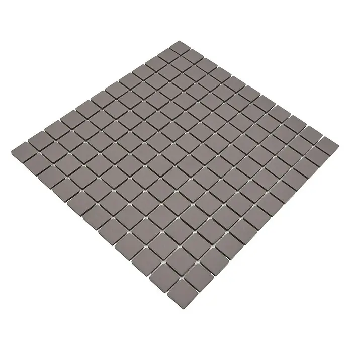 Mosaikfliese Quadrat Uni CU 030 - 32,6 x 30 cm, Grau, Matt - Nahaufnahme einer grauen Mosaikfliese, die eine elegante und moderne Textur für Innenräume bietet.