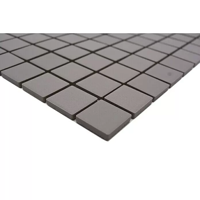 Mosaikfliese Quadrat Uni CU 000 - 32,6 x 30 cm, Hellgrau, Matt - Nahaufnahme von matten, grauen quadratischen Mosaikfliesen, im Gittermuster angeordnet.