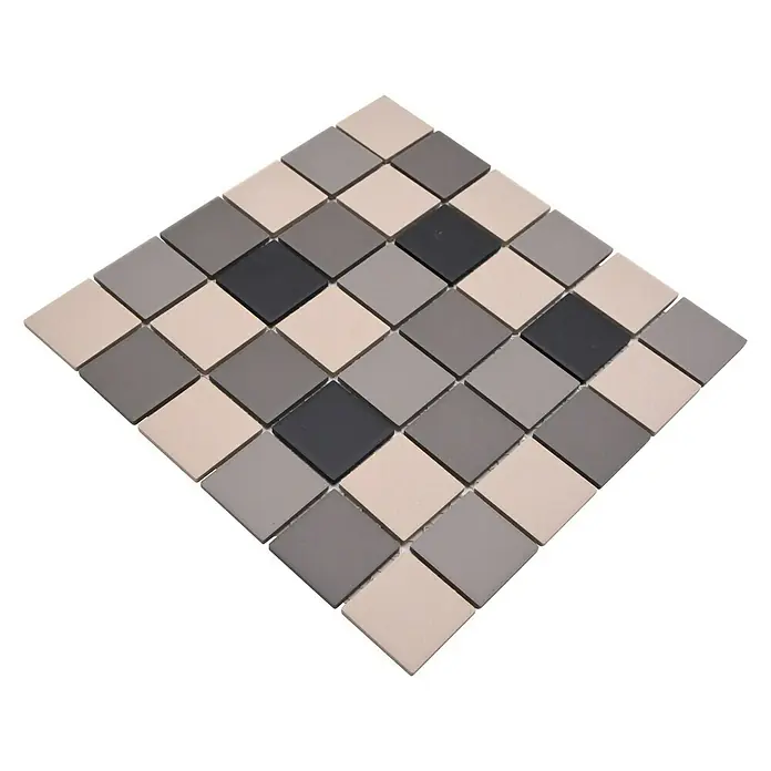 Mosaikfliese Quadrat Mix CU 213 - 29,8 x 29,8 cm, Braun/Beige, Matt - Quadratische Mosaikfliesen in Grau-, Beige- und Schwarztönen, die ein modernes und stilvolles Muster bilden.