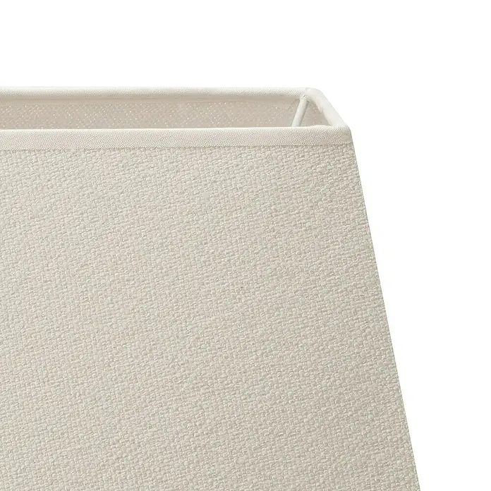 Home Sweet Home Lampenschirm Melrose - L x B x H: 20 x 20 x 14 cm, Warm White, Stoff, Eckig - Detailansicht eines eckigen Lampenschirms in neutraler Farbe mit feiner Textur, der ein schlichtes und elegantes Design zeigt.