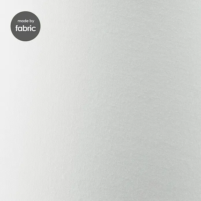 Home Sweet Home Lampenschirm LargoØ x H: 24 x 16 cm, Pure White, Stoff, Oval - Nahaufnahme eines Stoffmusters, das die Textur und das Material des Produkts hervorhebt. Ideal für Designprojekte und Produktvisualisierungen.