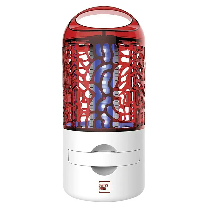 Swissinno Insektenvernichter LED - 10 W, Wirkungsbereich: 40 m² - Nahaufnahme einer tragbaren, stehenden Swiss Inno Insektenfalle mit rotem Gehäuse und UV-Licht im Inneren, die Insekten anzieht und beseitigt.