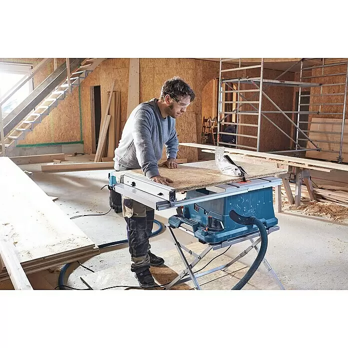 Bosch Professional Tischkreissäge GTS 635-216 - 1.600 W, Durchmesser Sägeblatt: 216 mm, Schnitttiefe bei 90 °: 70 mm, Mit Untergestell - Anwendungsbeispiel