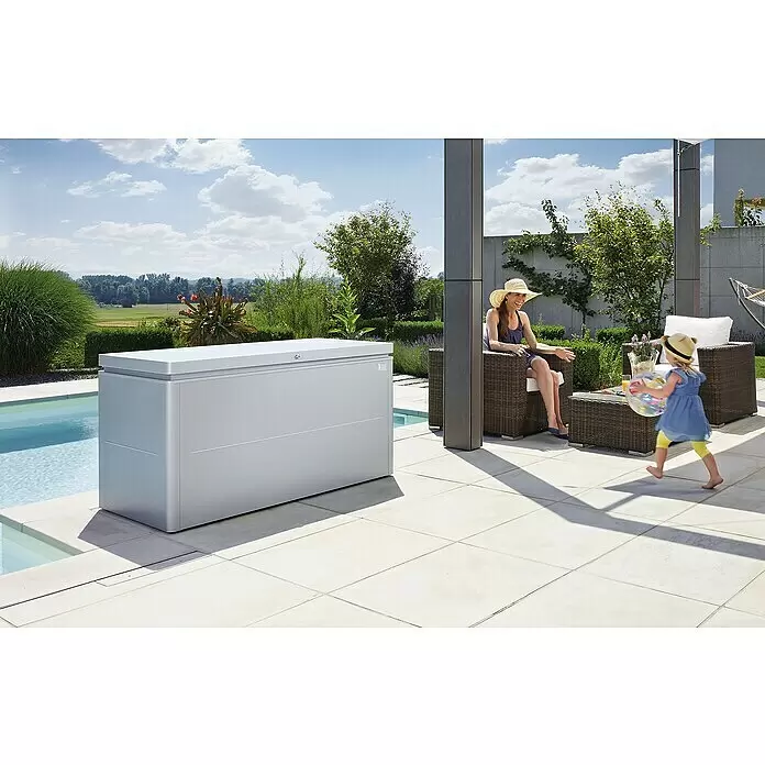Biohort LoungeBox Gartenbox LoungeBox 160 - Silber Metallic, 160 x 70 x 84 cm, Stahl - Anwendungsbeispiel