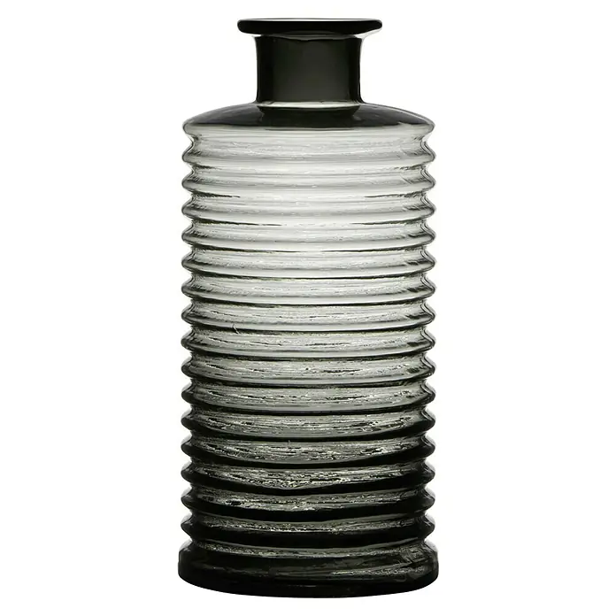 Vase Line - Ø x H: 14,5 x 31 cm, Glas, Grau - Elegante, gerippte Glasvase in Grau. Eine dekorative Vase mit einem einzigartigen Design, ideal für moderne Wohnräume und zur stilvollen Präsentation von Blumen.