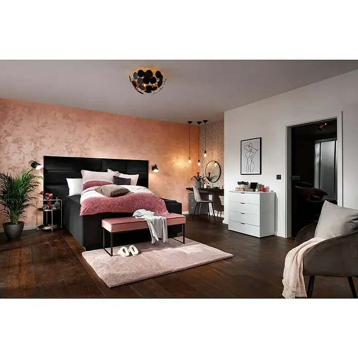 SCHÖNER WOHNEN-Farbe Trendstruktur Farbeffektputz Metall-Optik Effektfarbe - Kupfer, Glänzend, 375 ml - Schlafzimmer mit Doppelbett, Nachttisch und Kommode. Die Einrichtung ist in Rosa-, Schwarz- und Weißtönen gehalten.