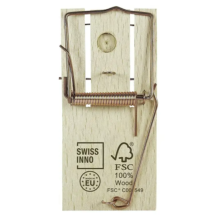 Swissinno Classic Mausefalle - Schlagfalle, Holz - Nahaufnahme einer Swiss Inno Holzköder-Mausefalle mit Metallelementen und Logo für nachhaltige Forstwirtschaft.