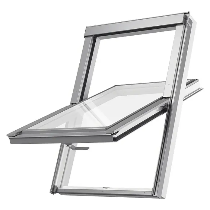 Solid Elements Dachfenster Pro Thermo - 55 x 78 cm - Nahaufnahme eines schräg gestellten Dachfensters mit silbernem Rahmen und Griff, das auf einem schwarzen Hintergrund nach außen geöffnet ist.