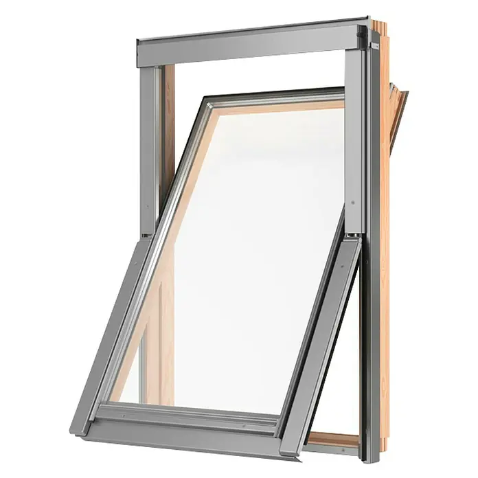 Solid Elements Dachfenster Thermo78 x 140 cm - Das Bild zeigt ein Dachfenster mit einem Rahmen aus Holz und Metall, das in einem Winkel geöffnet ist, um Licht und Luft hereinzulassen.