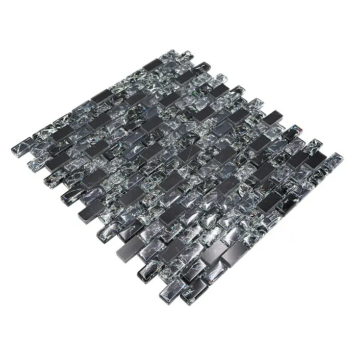 Mosaikfliese Crystal Mix XIC B1128 - 30 x 28,5 cm, Schwarz, Glänzend - Detailaufnahme einer eleganten Mosaikfliese mit funkelnden Glas- und Metallelementen, ideal für stilvolle Wandgestaltungen.