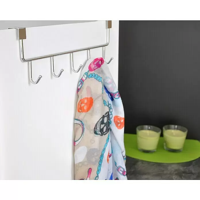Siro Türgarderobe 2378 - L x H: 355 x 110 mm, Anzahl Haken: 5 Stk., Verchromt - Verchromter Türhaken mit 5 Haken, an dem ein bunter Schal hängt. Ideal für Kleidung und Accessoires.