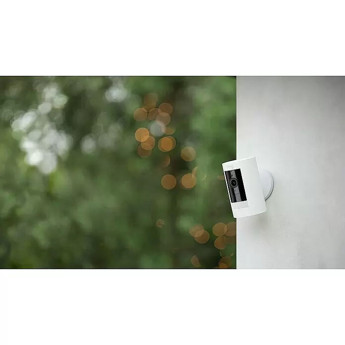 Ring Überwachungskamera außen Stick Up Cam Battery - Akkubetrieben, 1.080 Pixel (Full HD), Weiß - Stimmungsaufnahme