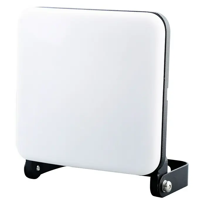 Garza Smart Home Foco LED para exterior Wifi - 45 W, L x An x Al: 4,4 x 10,5 x 11 cm, IP65 - Primer plano de un panel LED cuadrado con marco negro y soporte de montaje, diseñado para una iluminación uniforme.