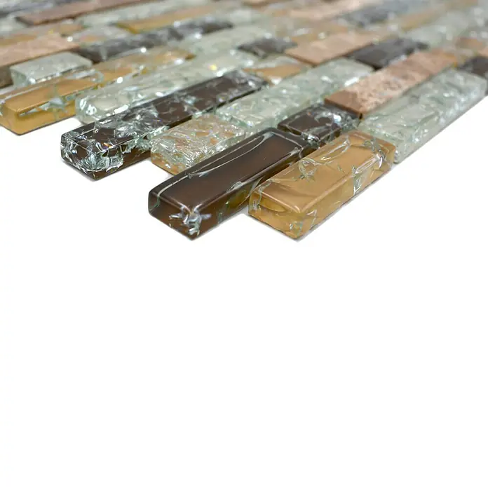 Mosaikfliese Verbund Crystal Mix XIC V1353 - 29,8 x 30,5 cm, Beige, Glänzend - Nahaufnahme einer Glasmosaikfliese in Beige-, Braun- und Grautönen. Die glänzende Oberfläche und die klaren Linien verleihen jedem Raum einen modernen Touch.