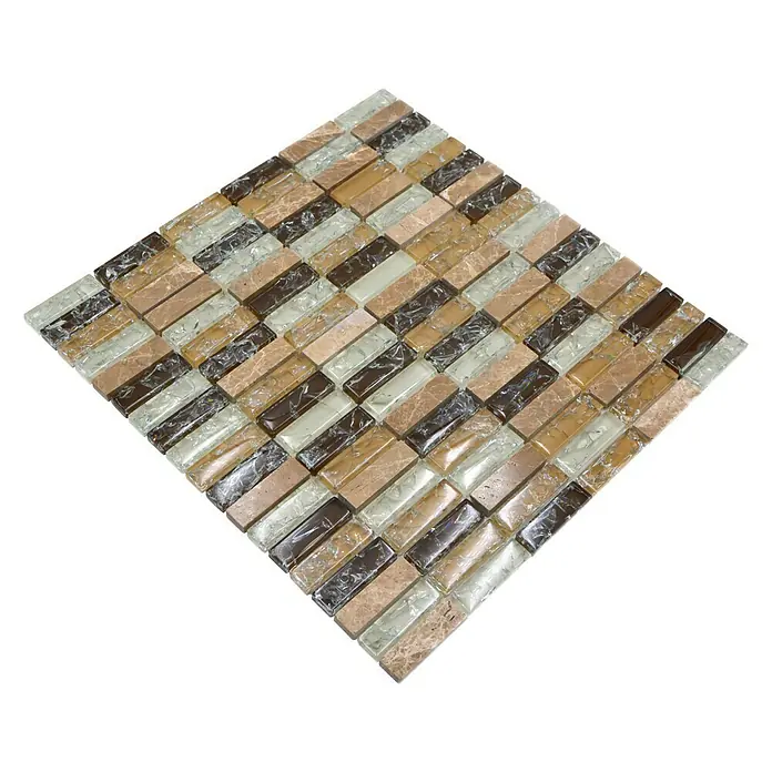 Mosaikfliese Crystal Mix XIC S1253 - 32,2 x 31 cm, Braun/Beige, Glänzend - Nahaufnahme eines Mosaiks aus beige-braunen Glas- und Natursteinfliesen, die in einem Quadratmuster angeordnet sind.