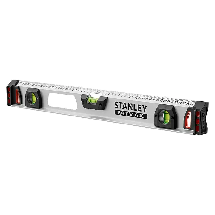 Stanley FatMax Wasserwaage II - Länge: 60 cm, Anzahl Libellen: 3 Stk. - Nahaufnahme einer Stanley Fatmax Wasserwaage, die Präzision und Robustheit für genaue Messungen bei Bauprojekten bietet.
