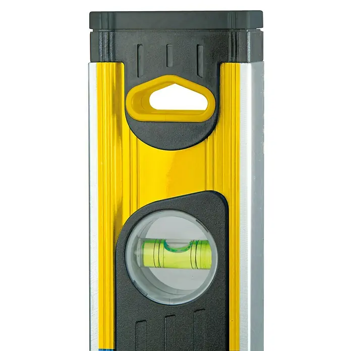 Stanley FatMax Digitale Wasserwaage - Länge: 60 cm - Nahaufnahme einer Wasserwaage, die Präzision beim Messen und Ausrichten von Flächen demonstriert.\n