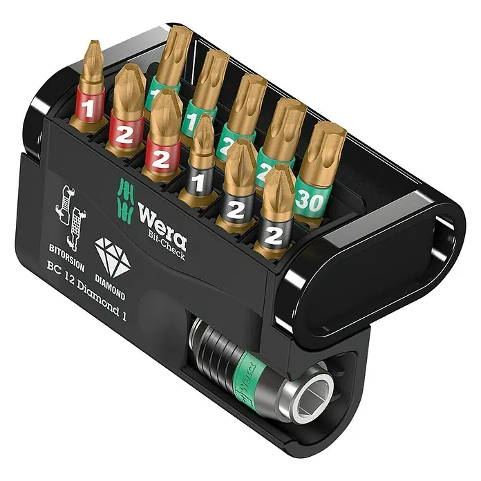 Wera Bit-Set Bit-Check 12 Diamond 1 SB - 12 -tlg. - Nahaufnahme des Wera Bit-Check BC 12 Diamond 1 mit verschiedenen Schrauberbits und Bithalter, ideal für präzise Schraubarbeiten.